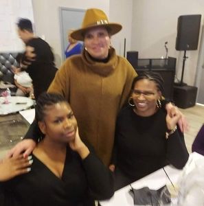 Meet your Posher, Esther